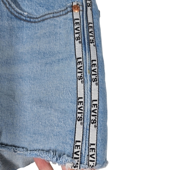 LEVI'S 501 BUTTON FLY LOGO SHORTS - Picture 4 of 9